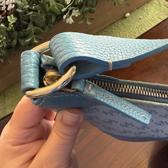 Dooney & Bourke Vintage light blue Leather DB Monogram Shoulder bag & coin purse - Picture 4 of 16